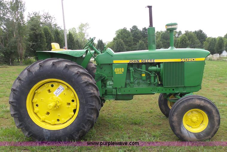 image for item K7080 John Deere 4020 tractor