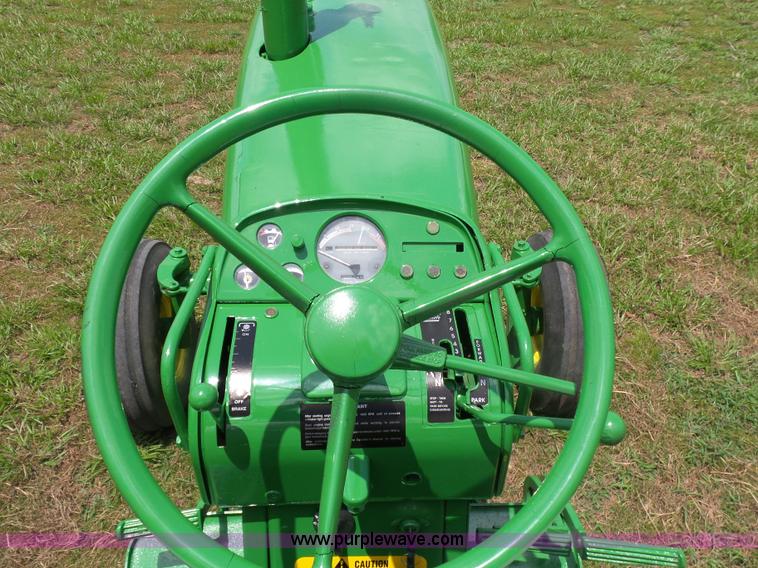 image for item K7081 John Deere 4520 tractor