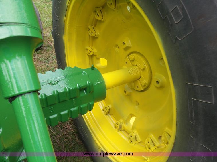 image for item K7081 John Deere 4520 tractor
