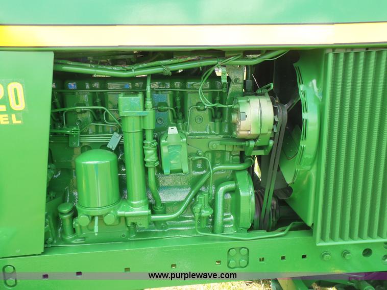 image for item K7081 John Deere 4520 tractor