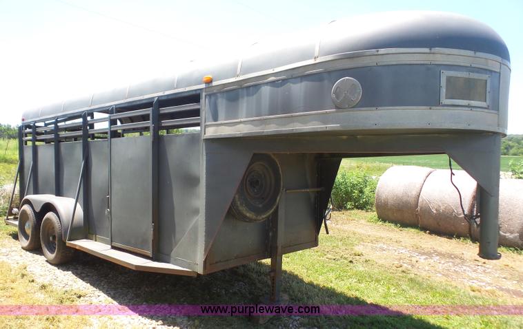 image for item L4935 1982 Bonanza livestock trailer