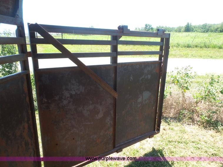 image for item L4935 1982 Bonanza livestock trailer