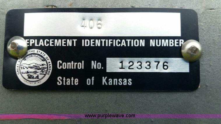 image for item L4935 1982 Bonanza livestock trailer