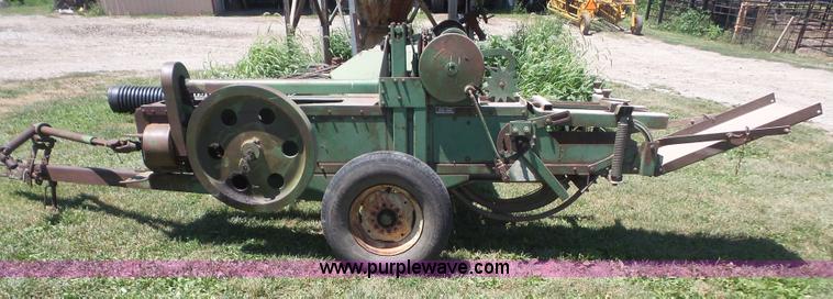 image for item L4936 John Deere 14T small square baler