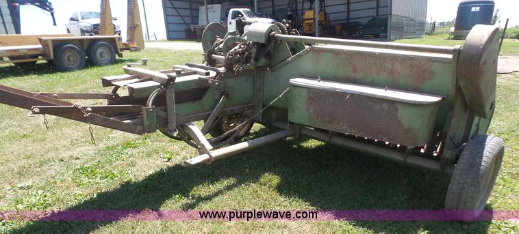 image for item L4936 John Deere 14T small square baler