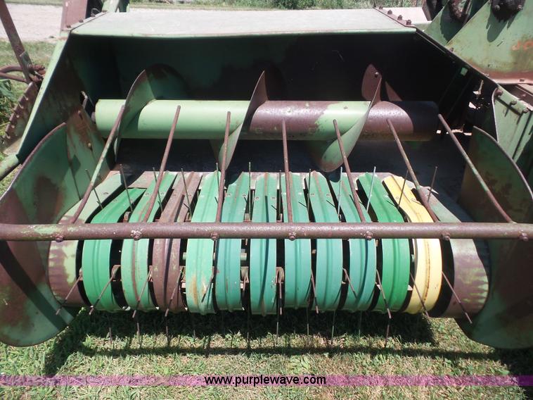 image for item L4936 John Deere 14T small square baler