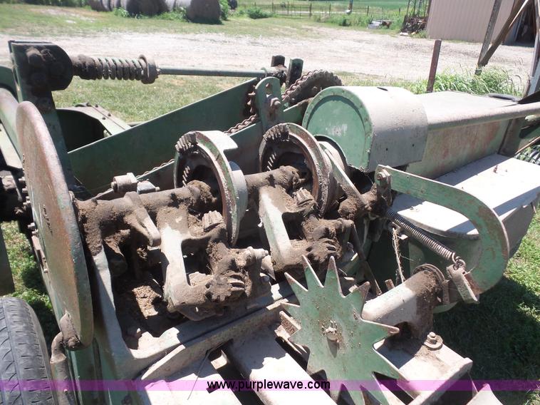 image for item L4936 John Deere 14T small square baler