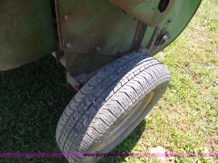 image for item L4936 John Deere 14T small square baler