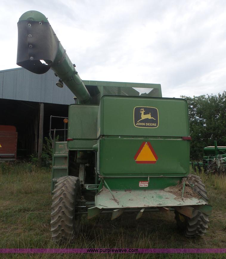 image for item L4940 1982 John Deere 7720 RWA combine