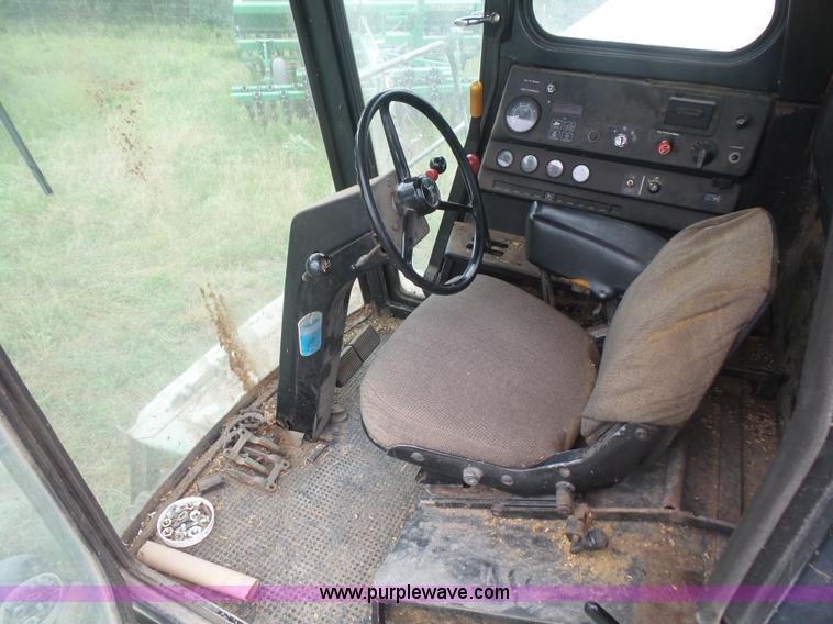 image for item L4940 1982 John Deere 7720 RWA combine