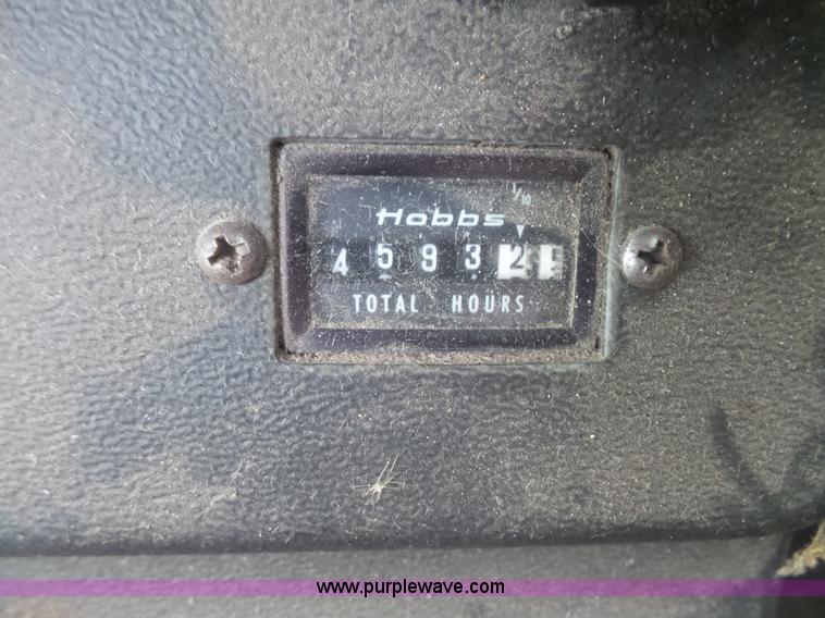 image for item L4940 1982 John Deere 7720 RWA combine