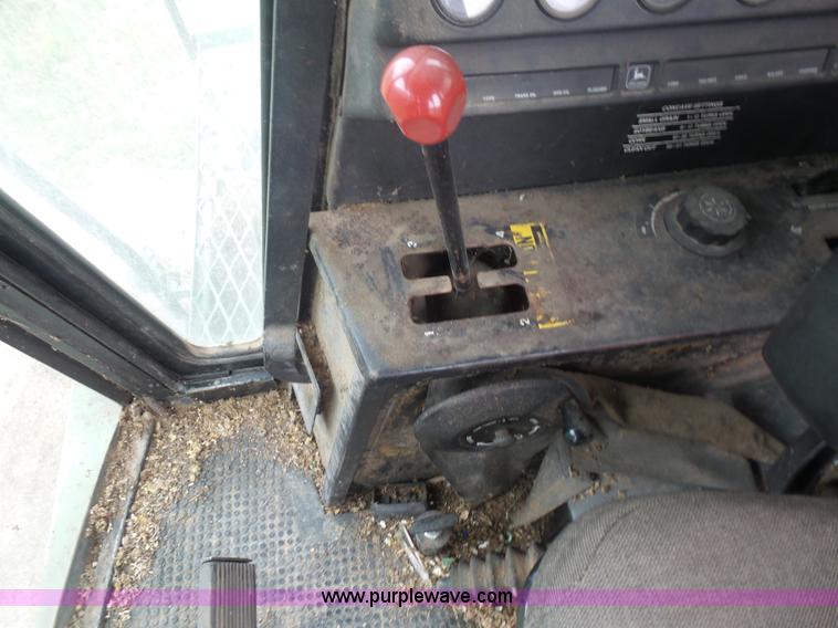 image for item L4940 1982 John Deere 7720 RWA combine