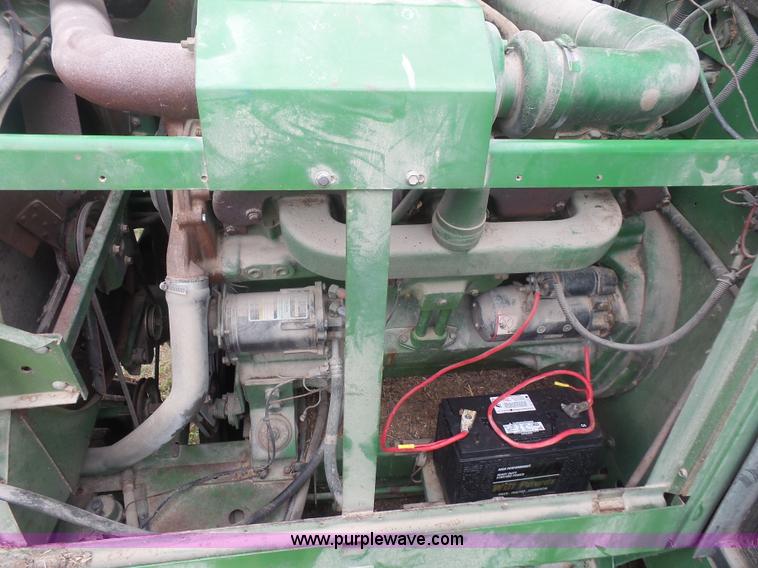 image for item L4940 1982 John Deere 7720 RWA combine