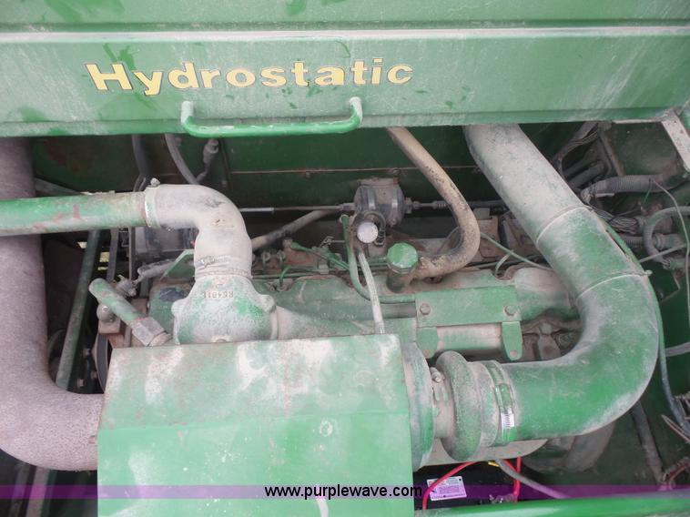 image for item L4940 1982 John Deere 7720 RWA combine