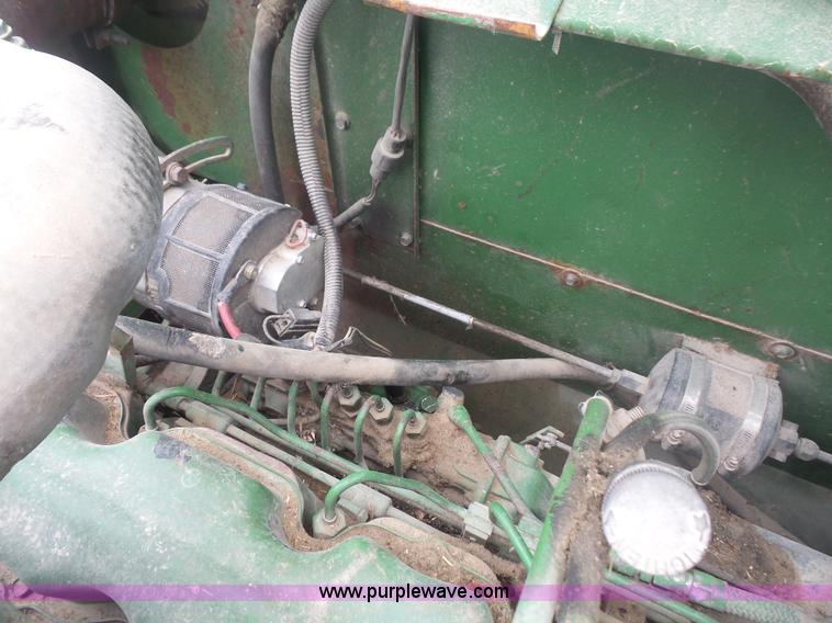 image for item L4940 1982 John Deere 7720 RWA combine