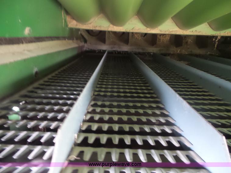 image for item L4940 1982 John Deere 7720 RWA combine