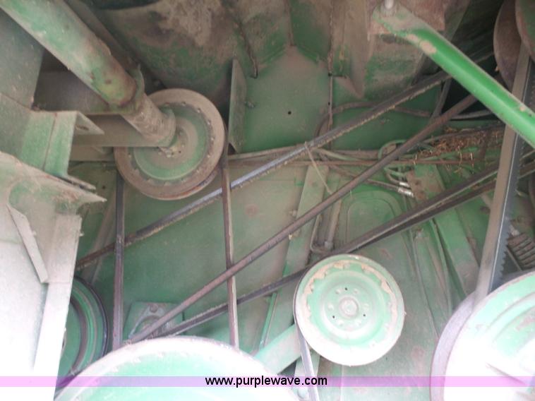 image for item L4940 1982 John Deere 7720 RWA combine