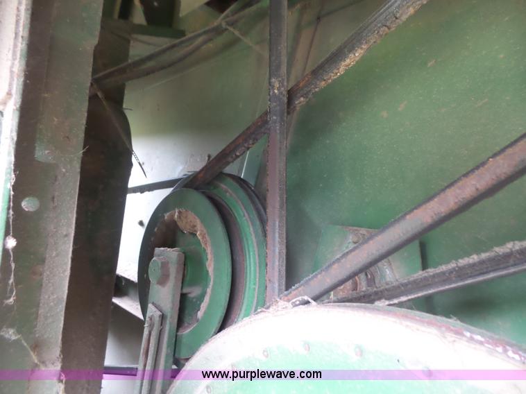 image for item L4940 1982 John Deere 7720 RWA combine