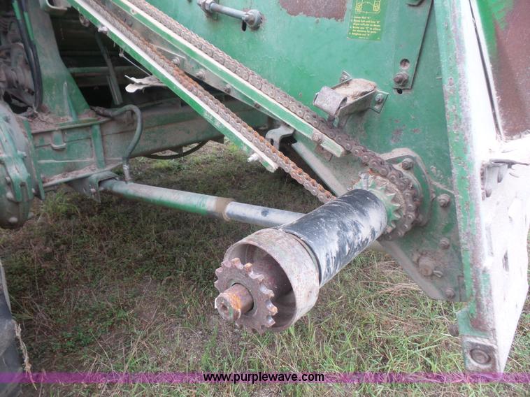 image for item L4940 1982 John Deere 7720 RWA combine