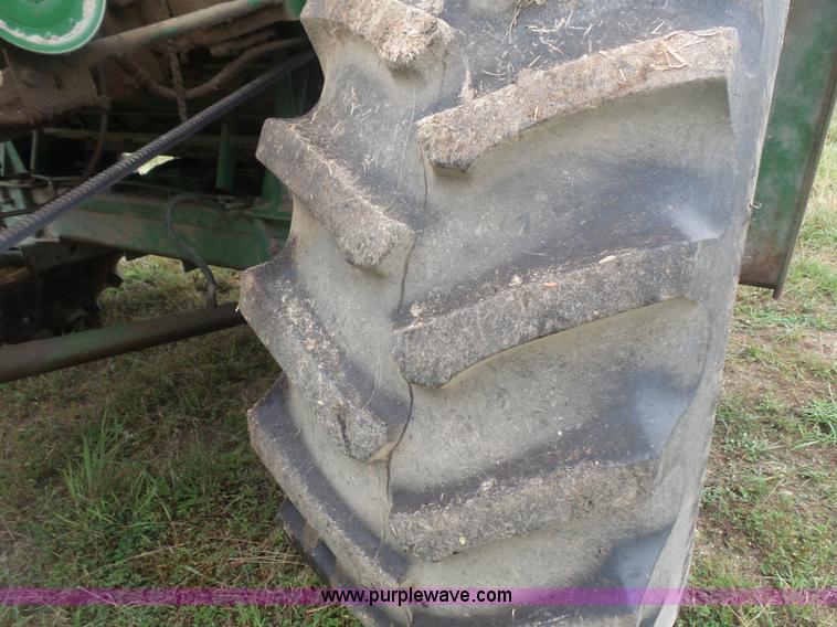 image for item L4940 1982 John Deere 7720 RWA combine