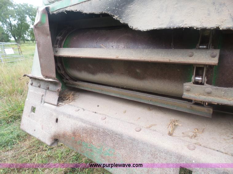 image for item L4940 1982 John Deere 7720 RWA combine