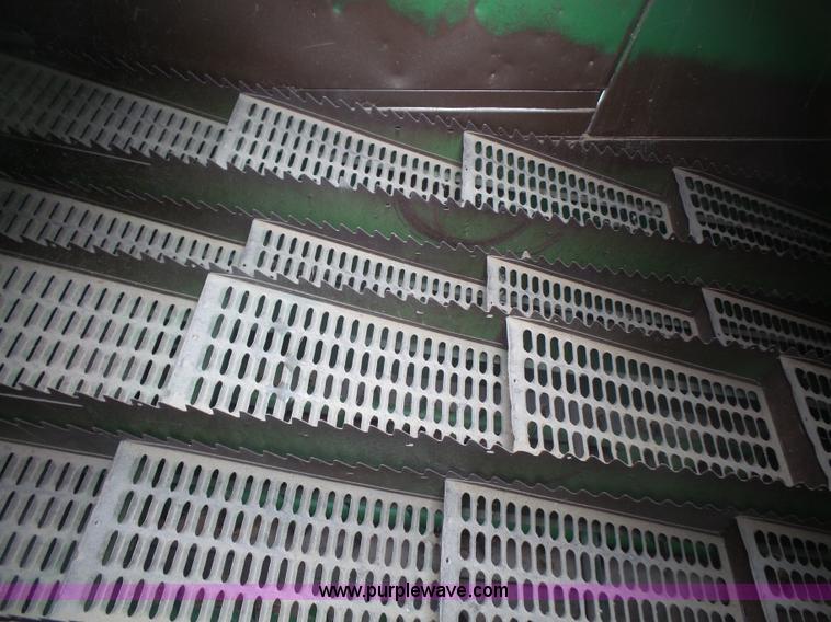 image for item L4940 1982 John Deere 7720 RWA combine