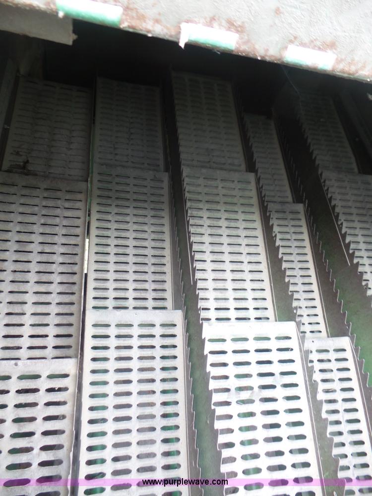 image for item L4940 1982 John Deere 7720 RWA combine