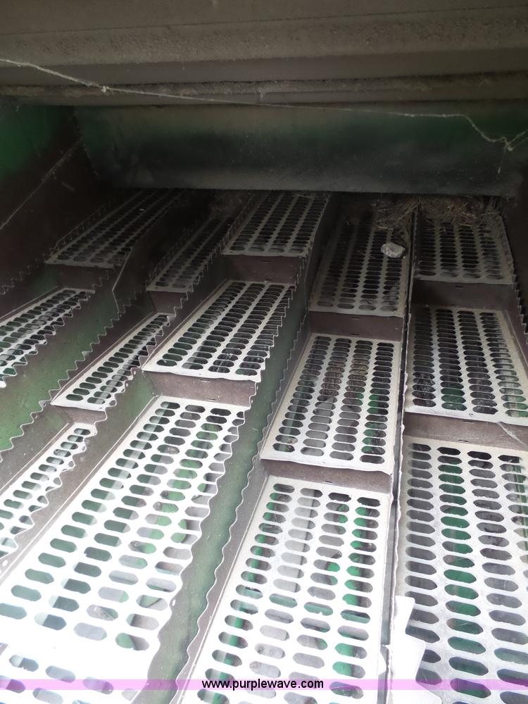 image for item L4940 1982 John Deere 7720 RWA combine