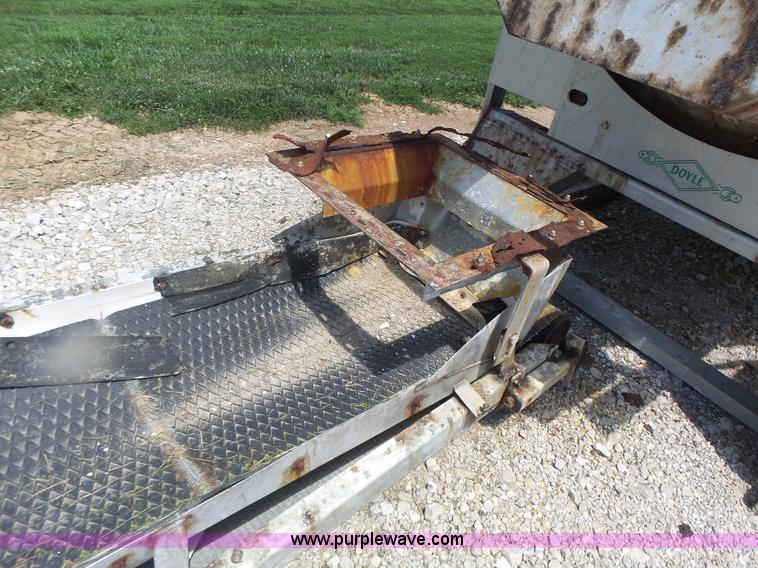 image for item L6207 Doyle fertilizer mixer scale and conveyor