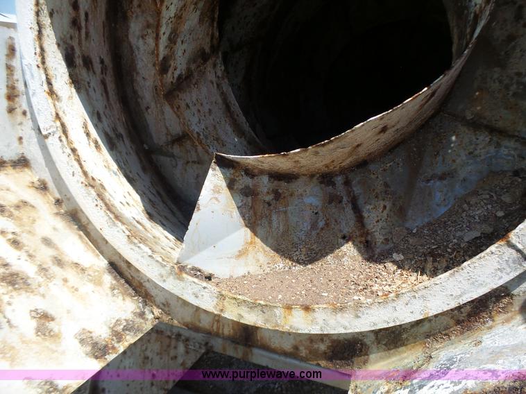 image for item L6207 Doyle fertilizer mixer scale and conveyor