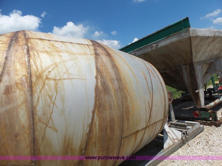 image for item L6207 Doyle fertilizer mixer scale and conveyor