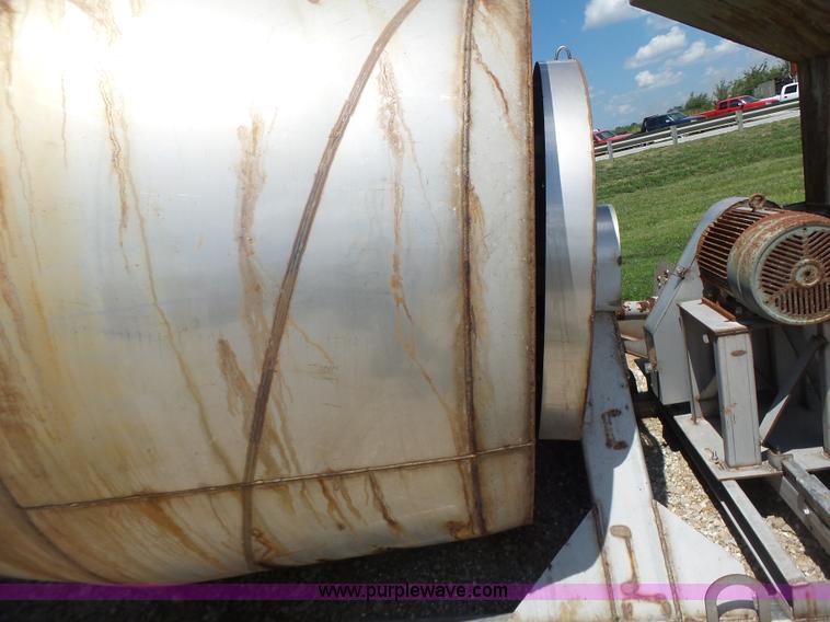 image for item L6207 Doyle fertilizer mixer scale and conveyor