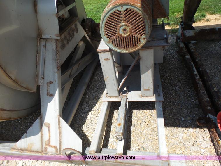 image for item L6207 Doyle fertilizer mixer scale and conveyor