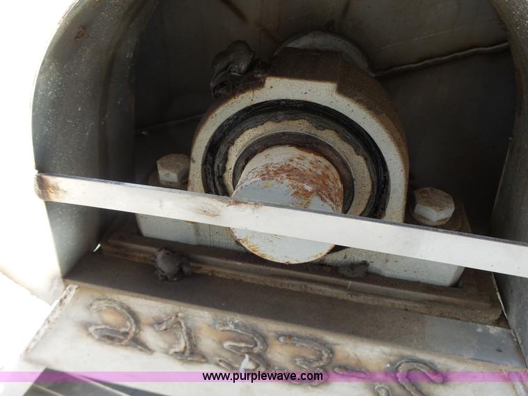 image for item L6207 Doyle fertilizer mixer scale and conveyor