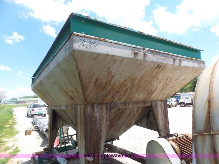 image for item L6207 Doyle fertilizer mixer scale and conveyor