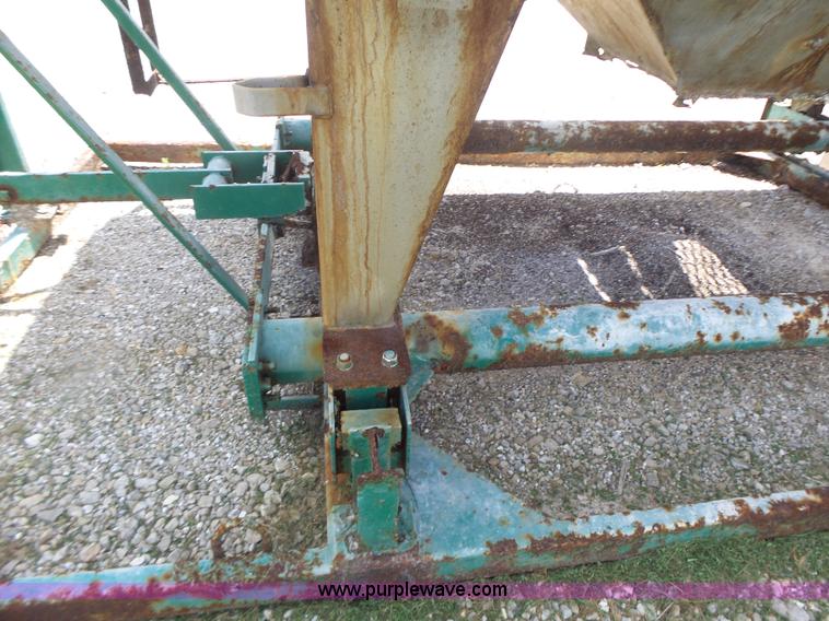 image for item L6207 Doyle fertilizer mixer scale and conveyor
