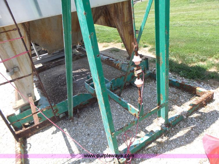 image for item L6207 Doyle fertilizer mixer scale and conveyor