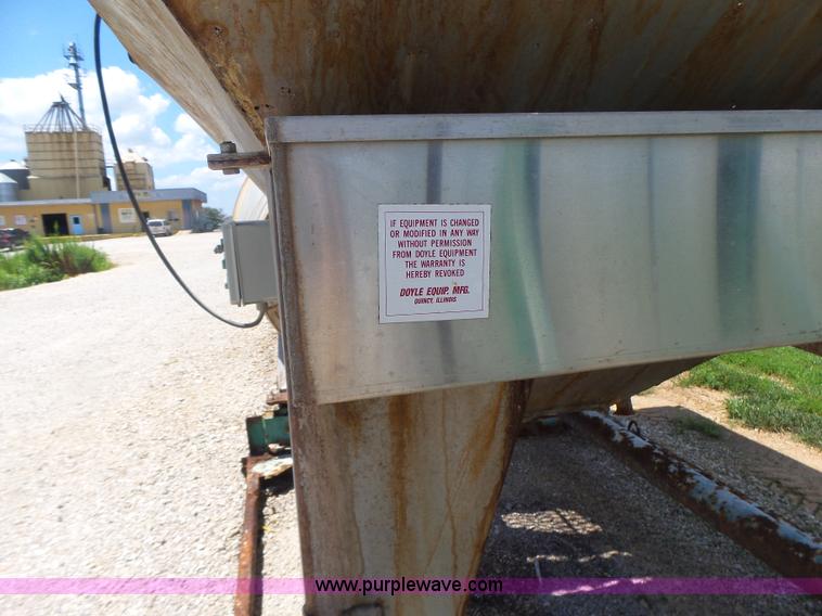 image for item L6207 Doyle fertilizer mixer scale and conveyor