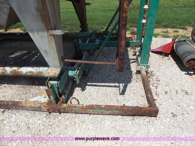 image for item L6207 Doyle fertilizer mixer scale and conveyor