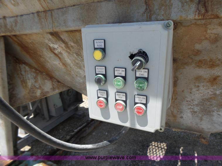 image for item L6207 Doyle fertilizer mixer scale and conveyor