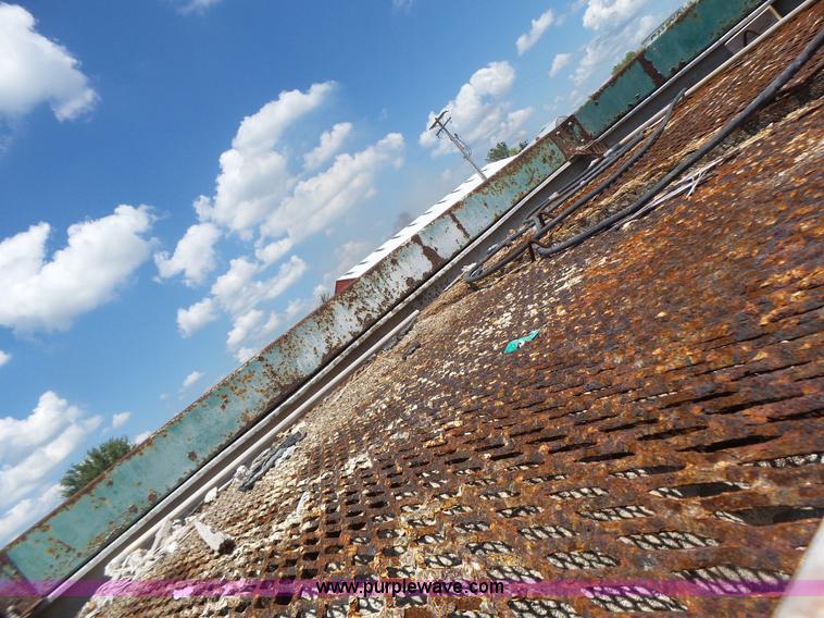 image for item L6207 Doyle fertilizer mixer scale and conveyor