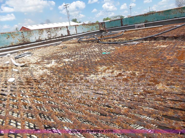 image for item L6207 Doyle fertilizer mixer scale and conveyor