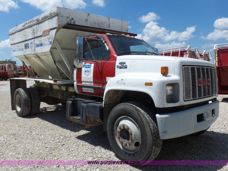 image for item L6212 1994 GMC TopKick tender truck