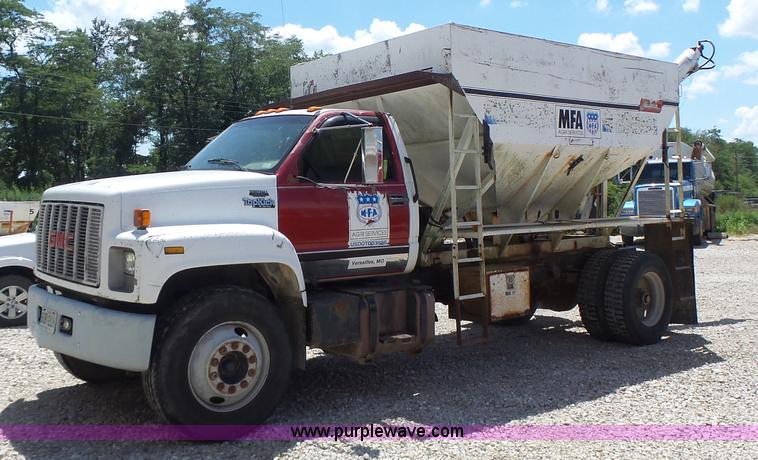 image for item L6212 1994 GMC TopKick tender truck