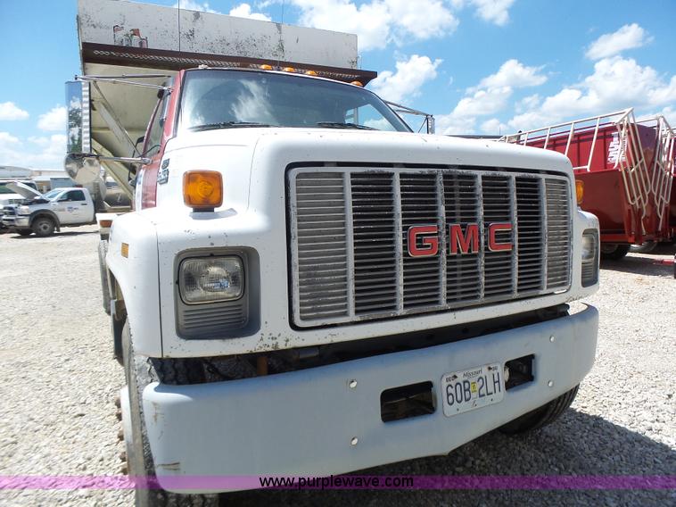 image for item L6212 1994 GMC TopKick tender truck