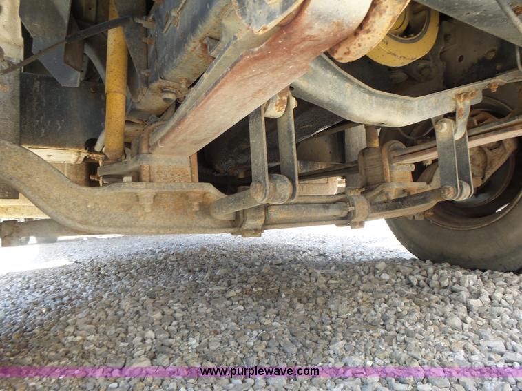 image for item L6212 1994 GMC TopKick tender truck