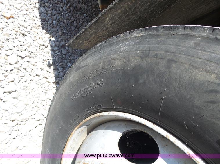 image for item L6212 1994 GMC TopKick tender truck