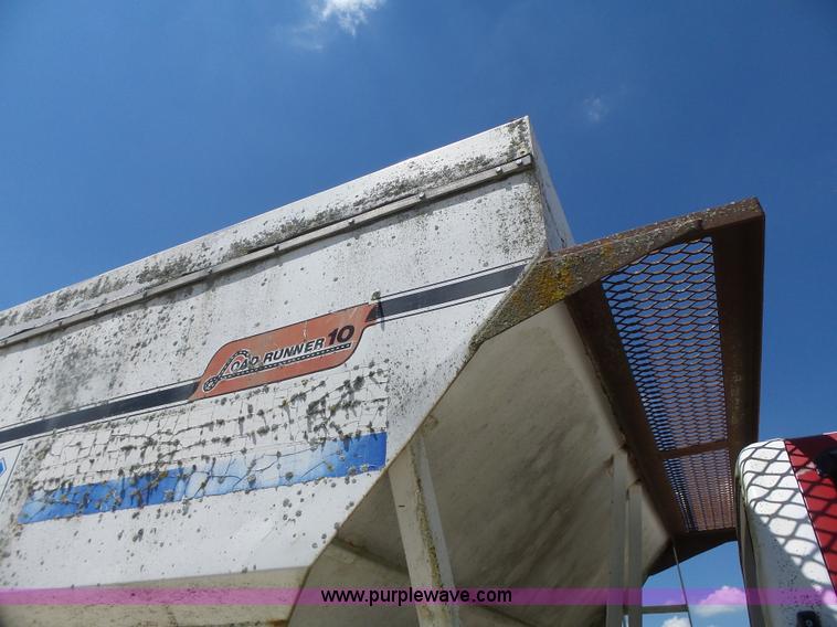 image for item L6212 1994 GMC TopKick tender truck