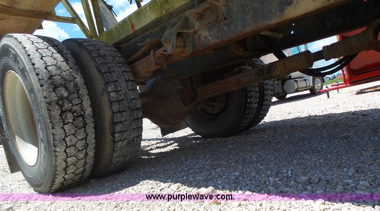 image for item L6212 1994 GMC TopKick tender truck