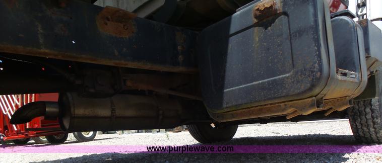 image for item L6212 1994 GMC TopKick tender truck